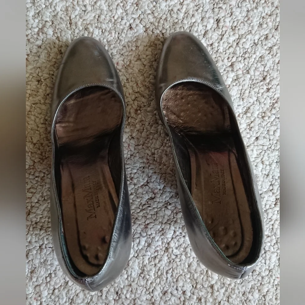 MaxMara Silver tone wedge Pumps size 7.5